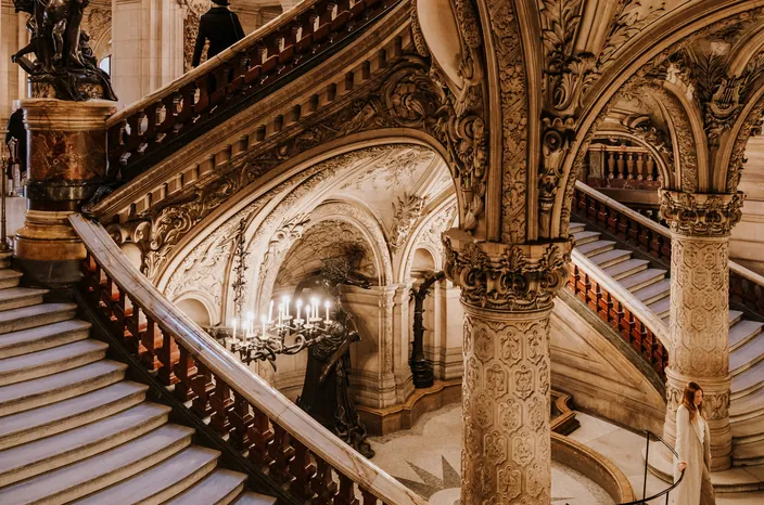 Grand escalier du Palais Garnier, à l’Opéra de Paris